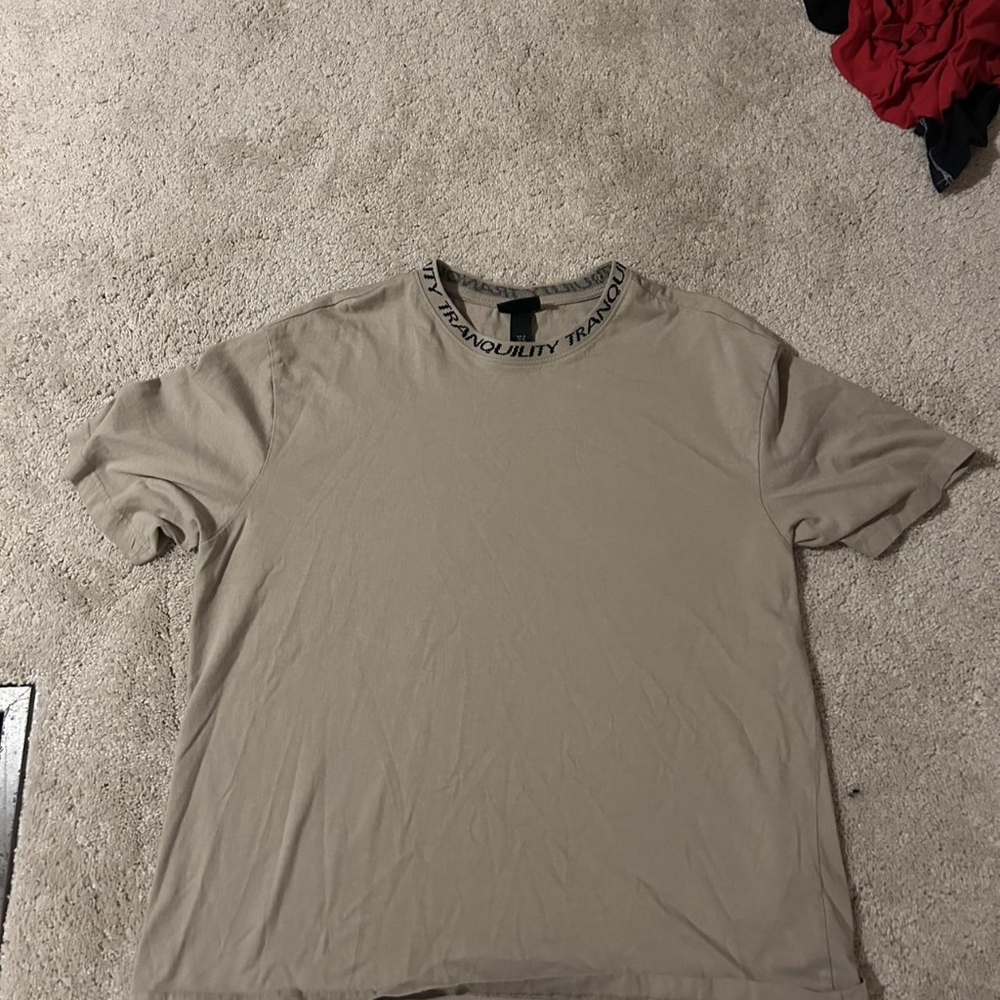 H&M Men's Tan and Cream T-shirt
